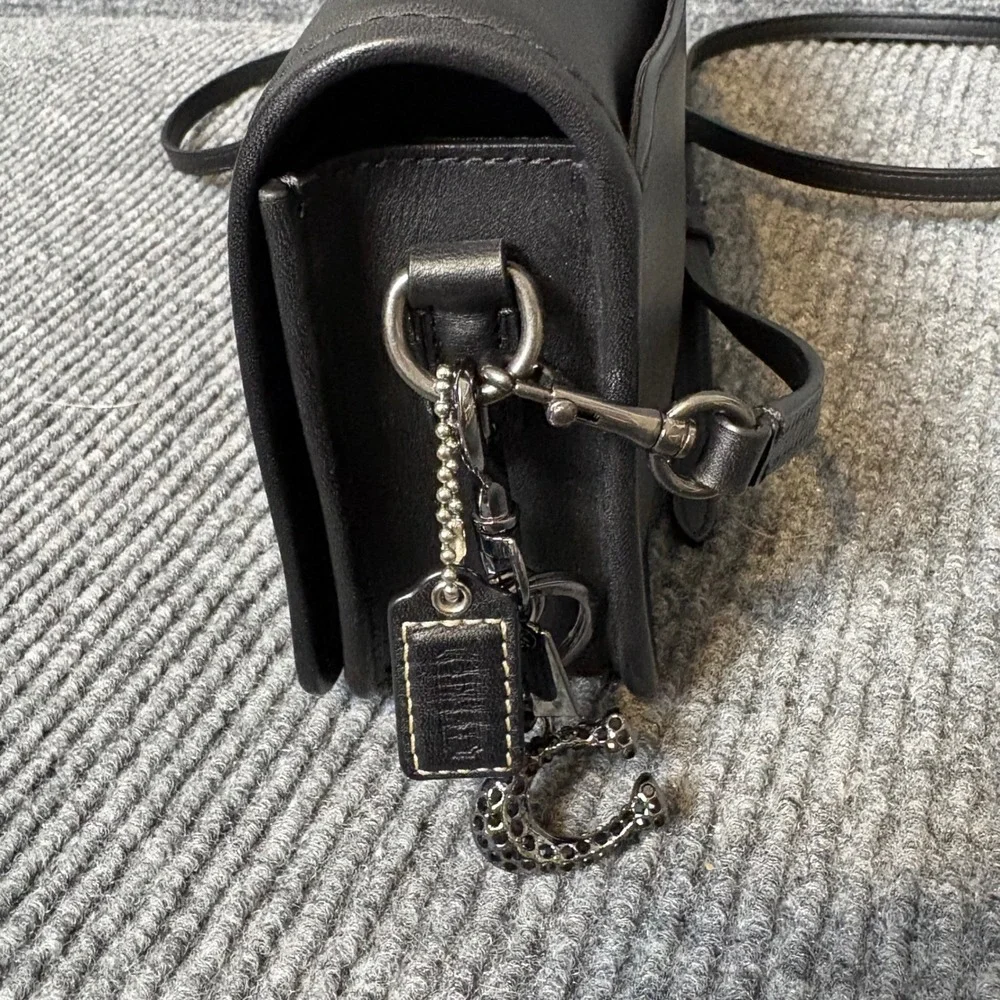 Coach Dinky Crossbody Bag Black Glovetanned Leather Turnlock Gunmetal